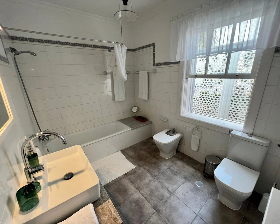 Tenerife - Single bed in shared room with 3 beds