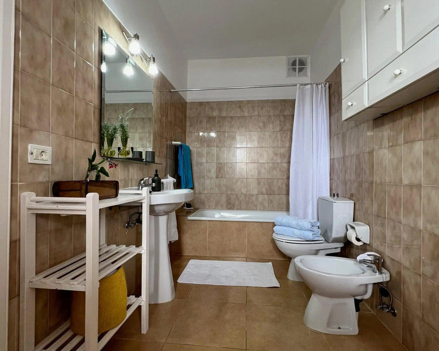 Tenerife - Single bed in shared room with 3 beds