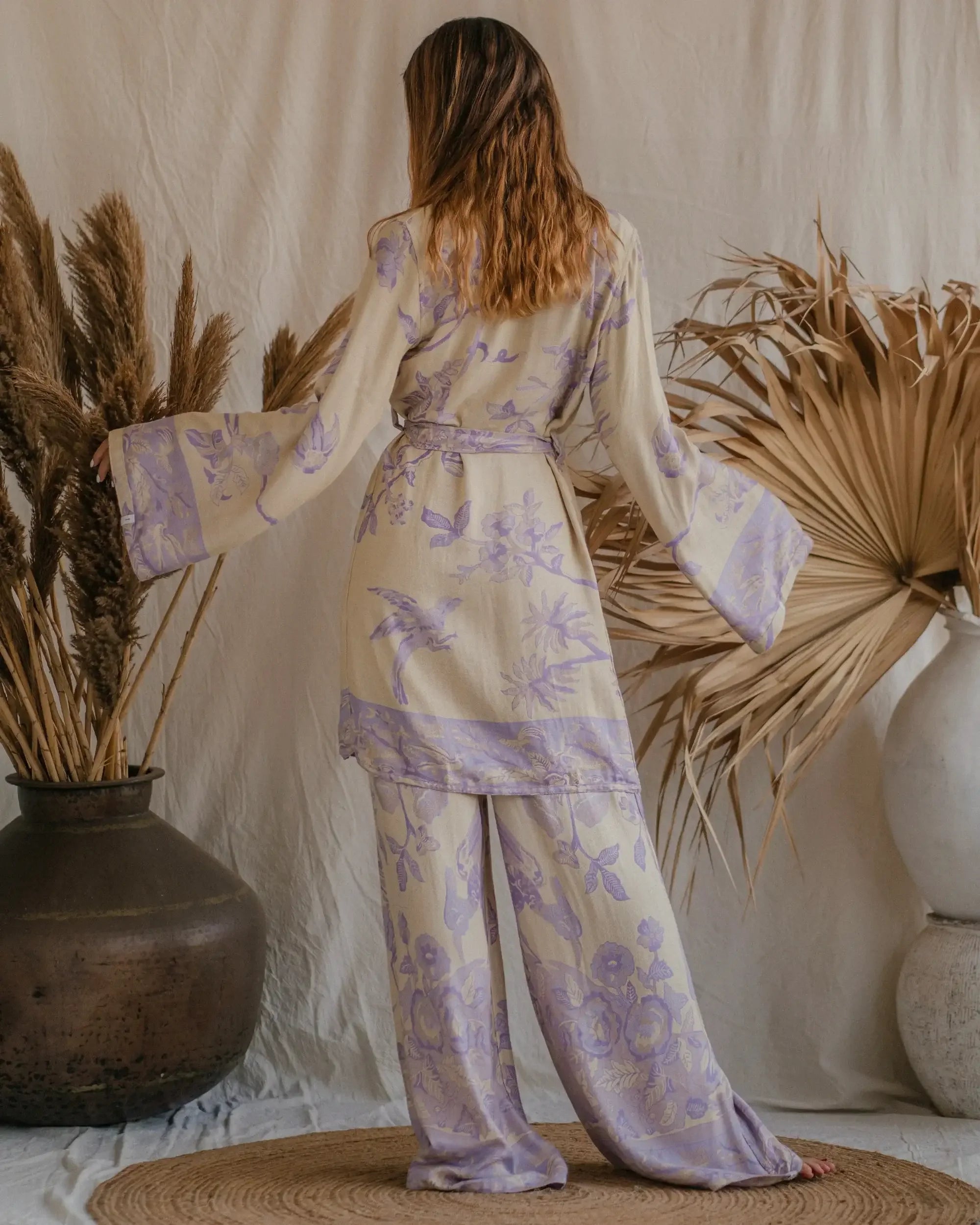 Lakshmi_-_Short_Kimono_3.png?v